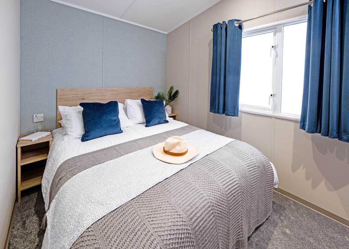 ANGE-LP33572_IN04A_26